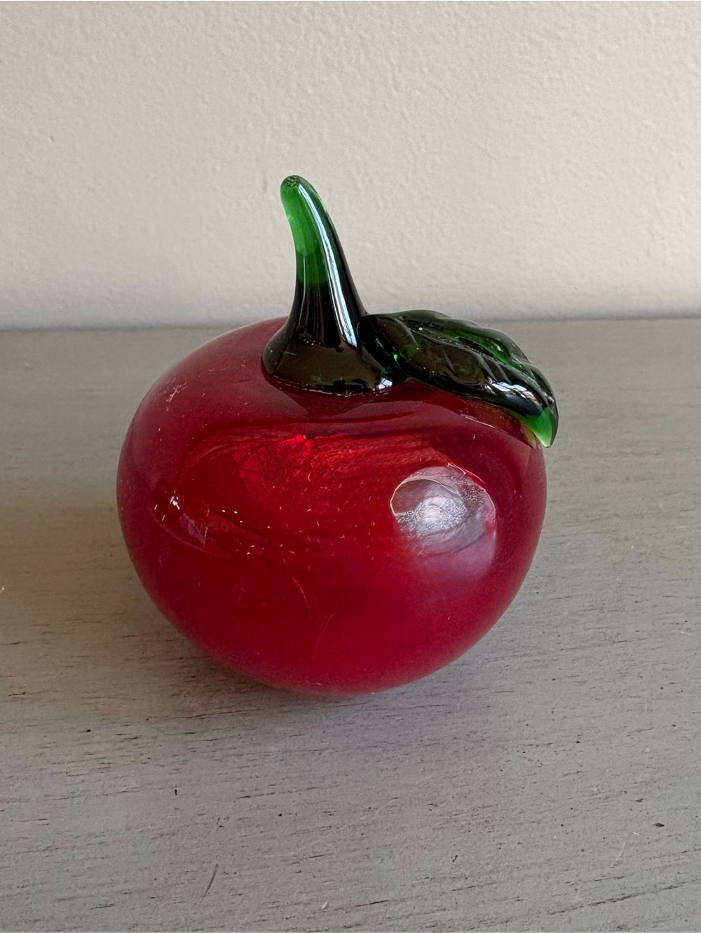 VTG Hand-Blown Art Glass Apple Fruit Vegetable Red Green Stem Decor Teacher